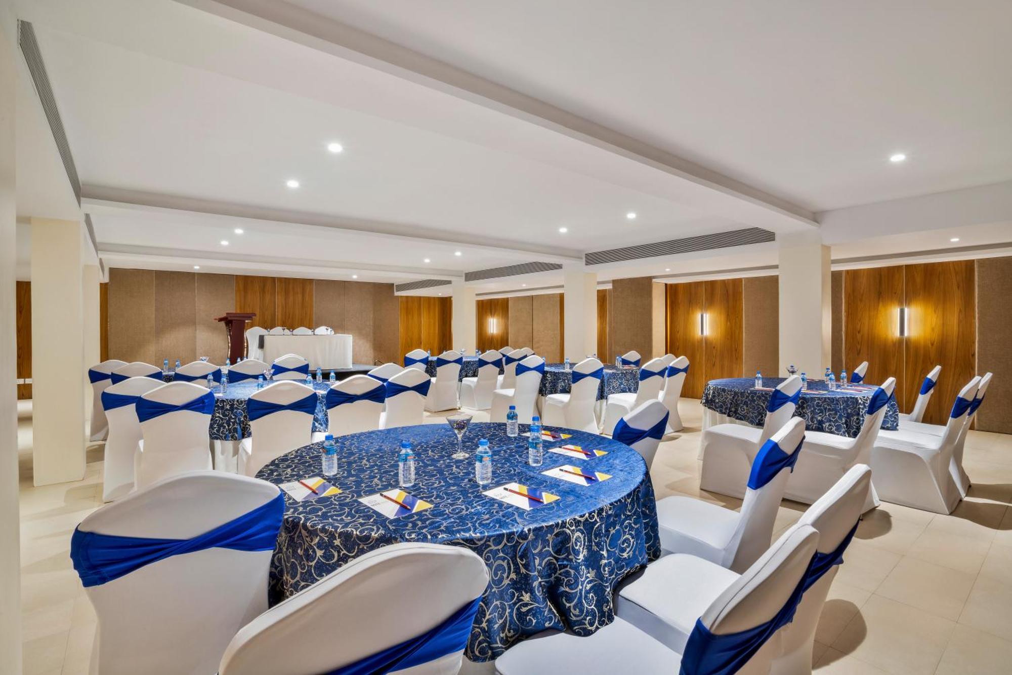 De Mandarin Hotel Goa Кандолим Экстерьер фото